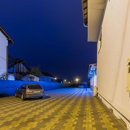 Hotel Raxand Residence Mioveni Buitenkant foto
