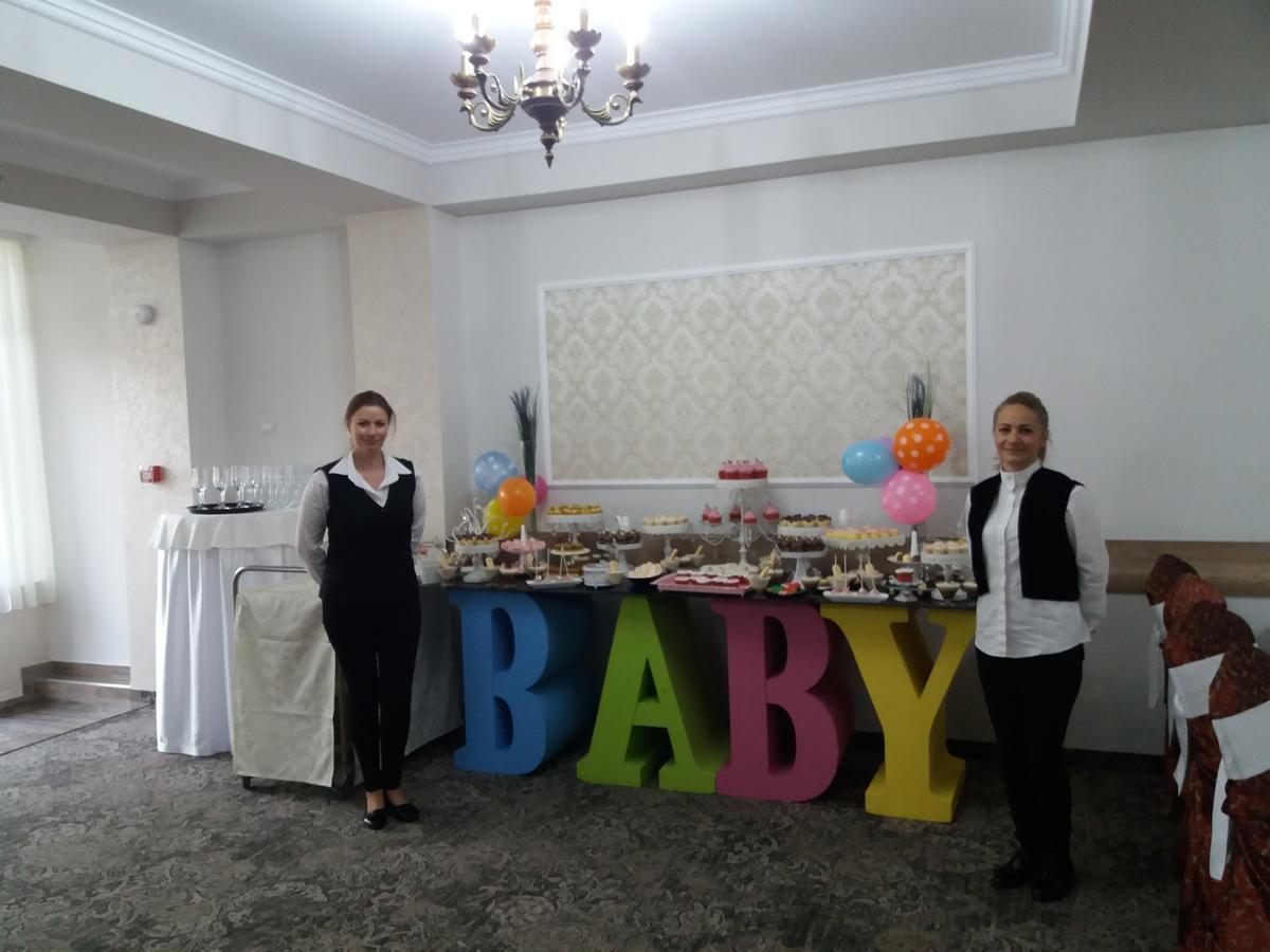 Hotel Raxand Residence Mioveni Buitenkant foto